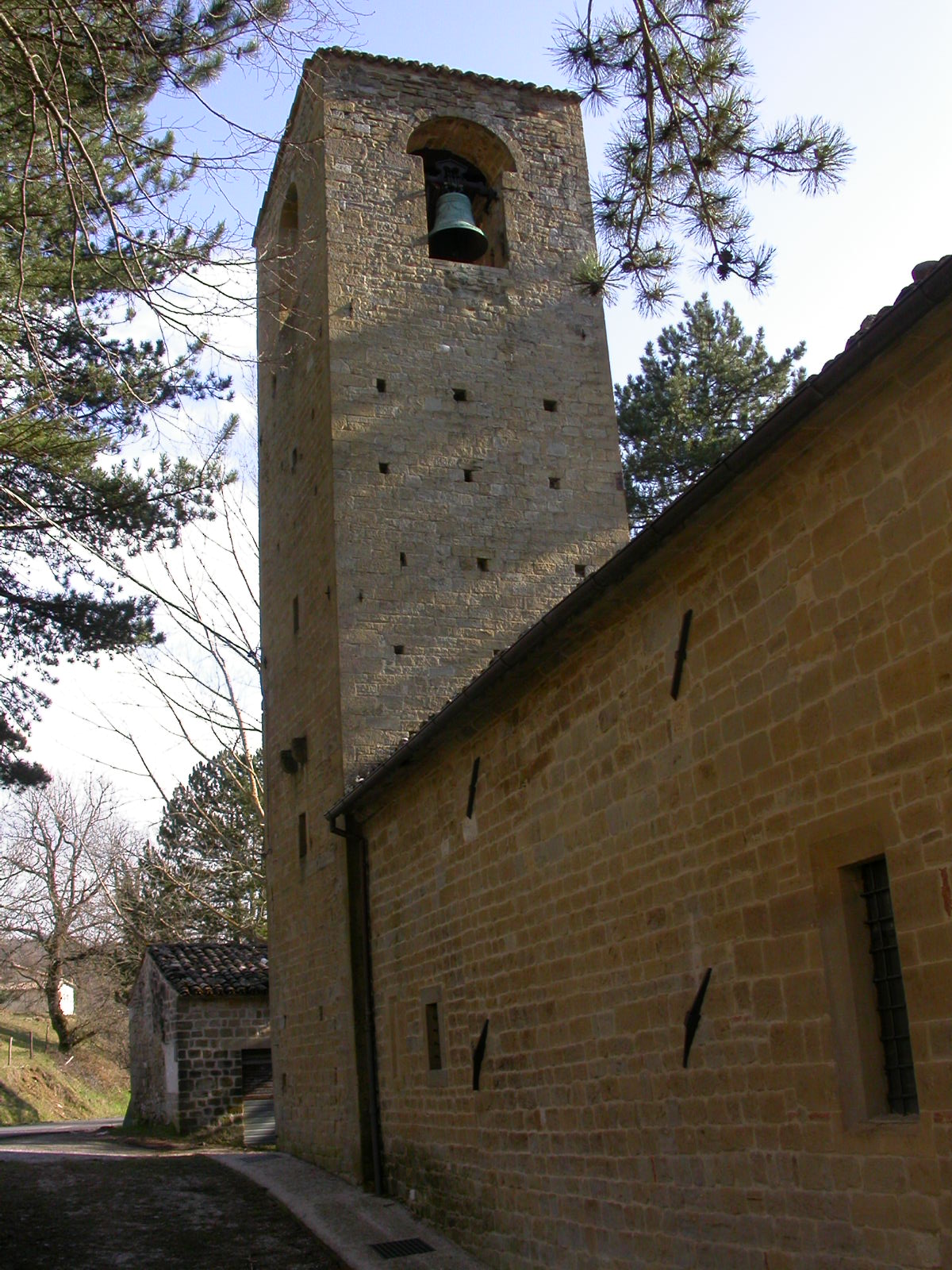 Campanile della Chiesa di S. Maria in Casalicchio (campanile) - Montemonaco (AP) 