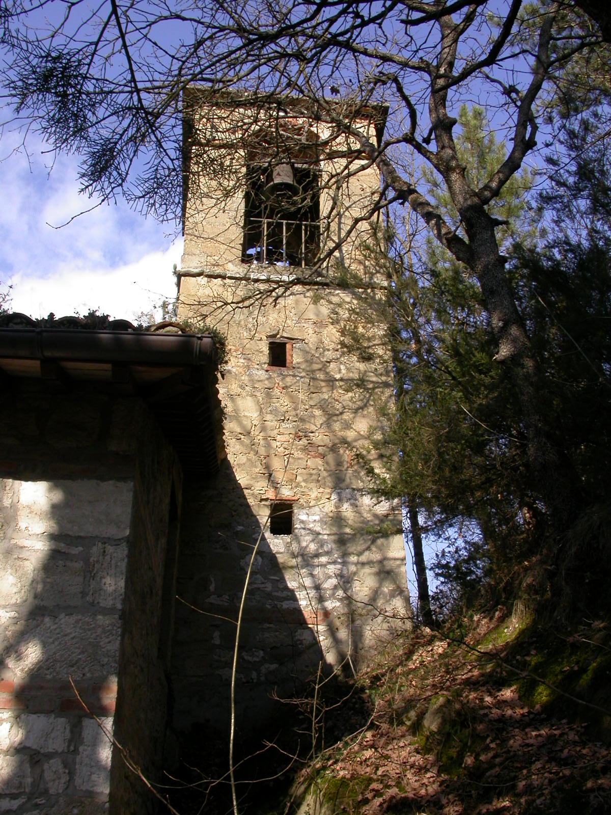 Campanile della Chiesa di S. Maria delle Grazie (campanile) - Roccafluvione (AP) 