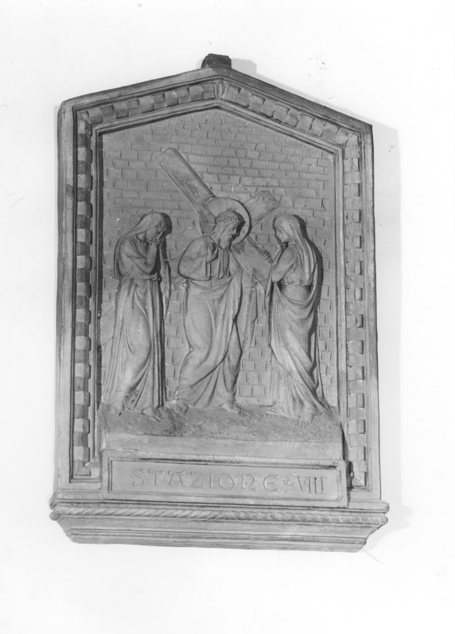 stazione VIII: Gesù consola le donne di Gerusalemme (rilievo) di Donati Raffaello (sec. XX)