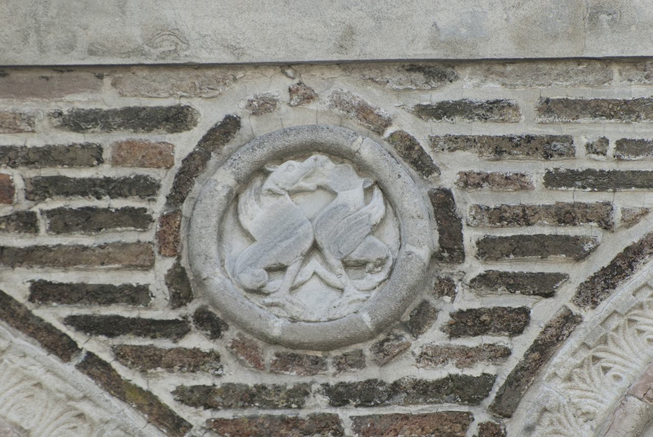 coppia di draghi (formella, insieme) - ambito veneziano (metà sec. XII, sec. XIII)