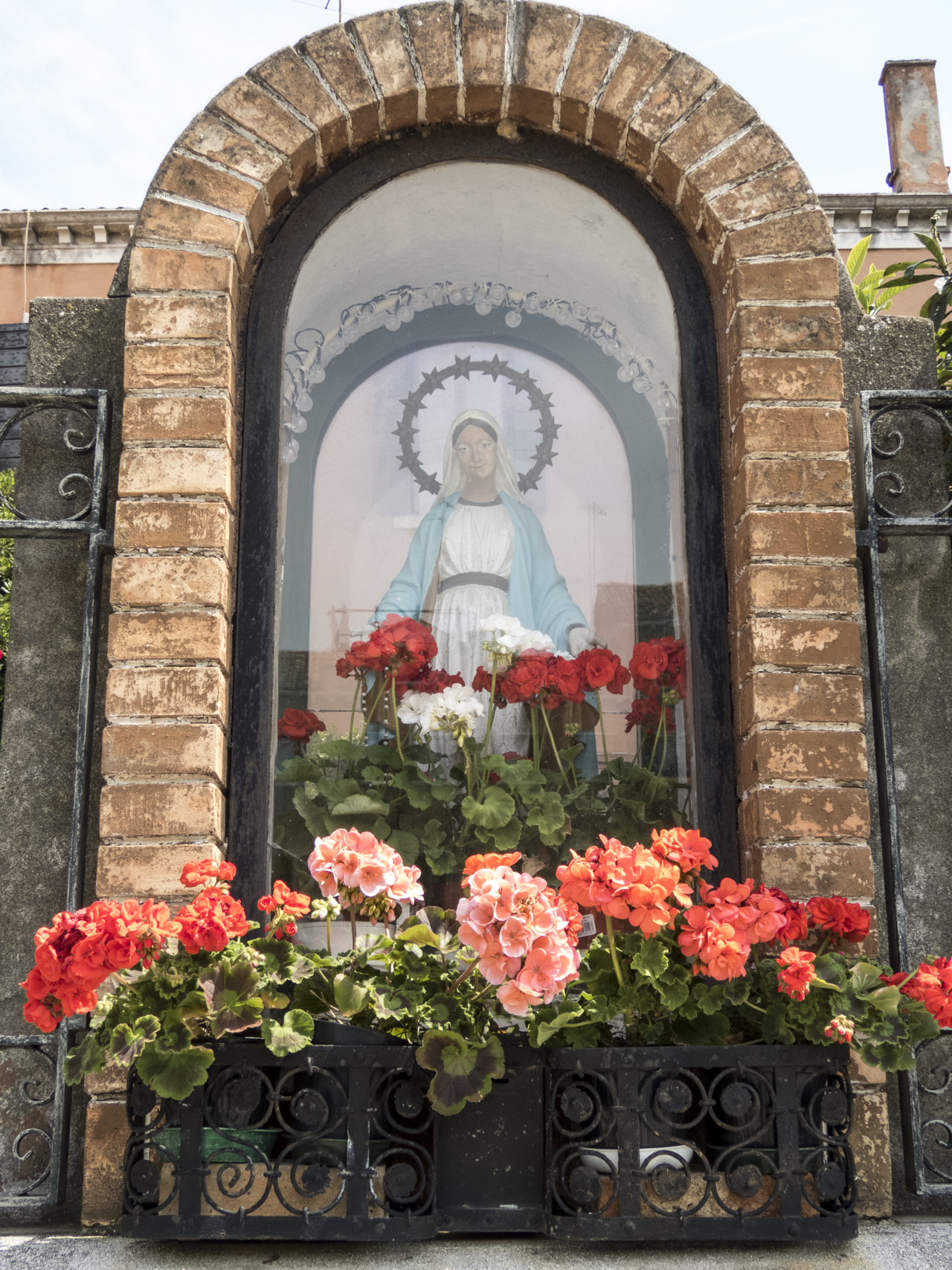 Madonna Immacolata di Lourdes (tabernacolo, opera isolata) - ambito veneziano (sec. XX)