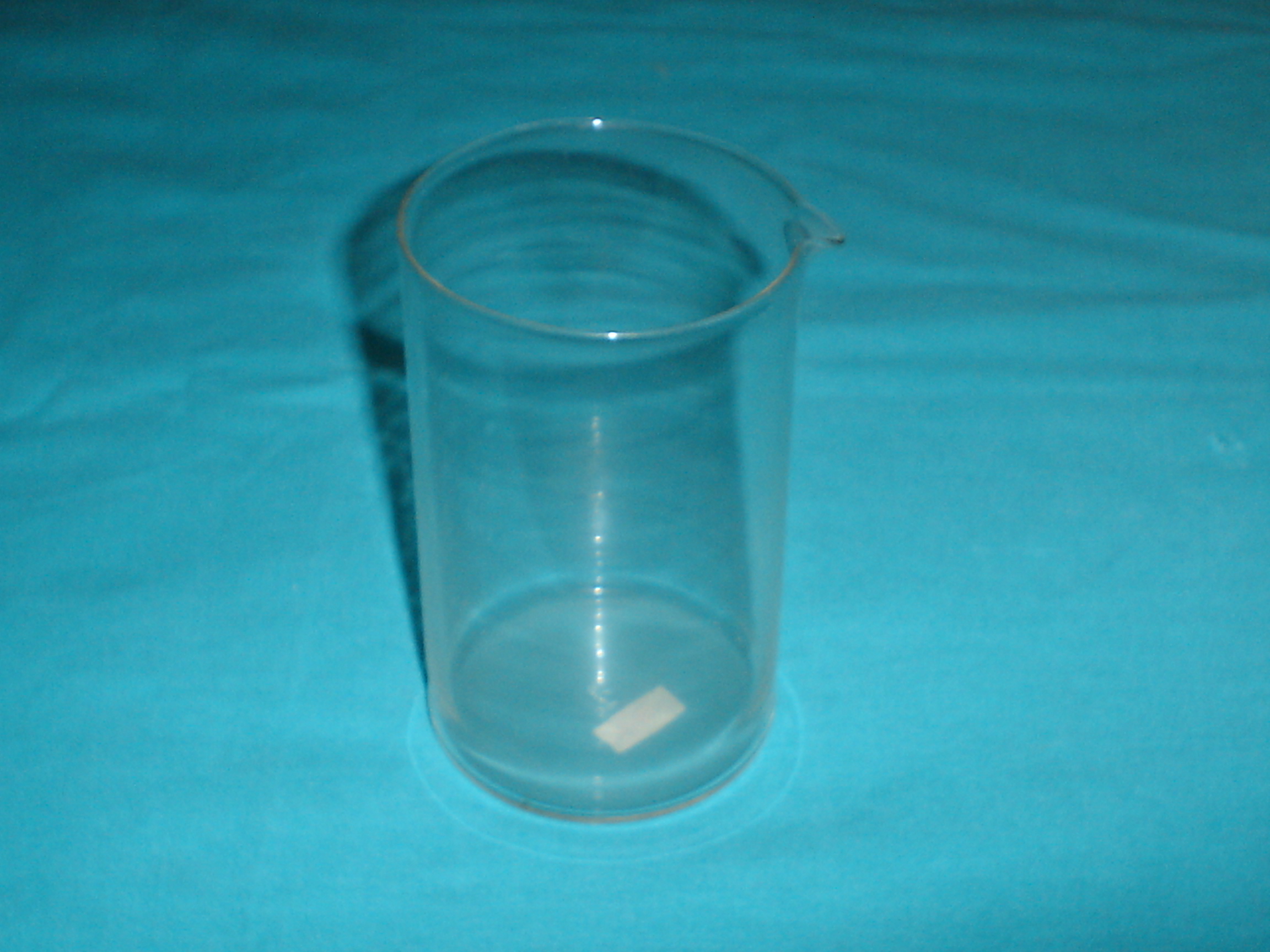 bicchiere, cilindrico con becco (XX secolo)