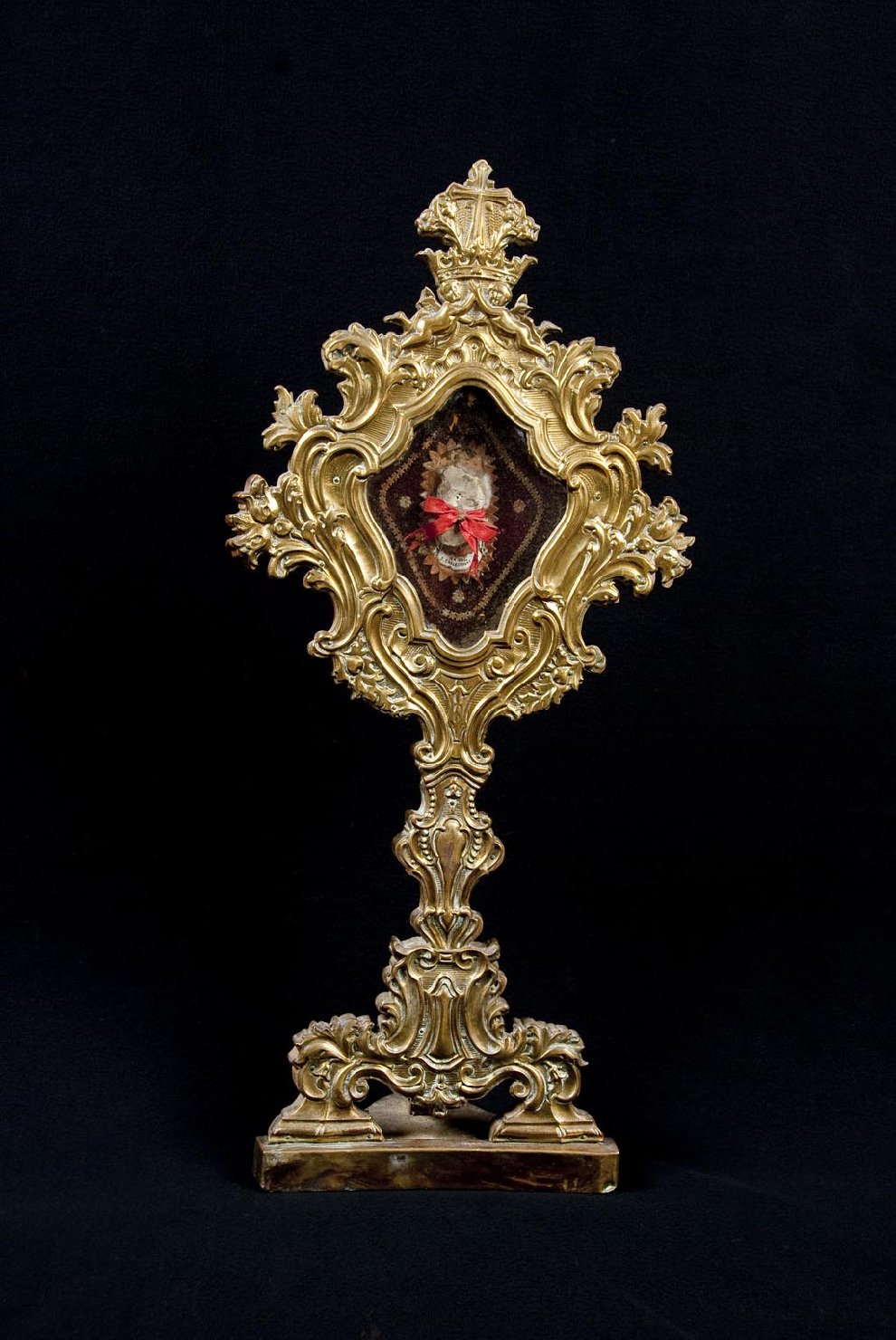 angioletti reggicorona, motivi decorativi floreali, croce (reliquiario-ostensorio, serie) - bottega veneta (terzo quarto sec. XVIII)