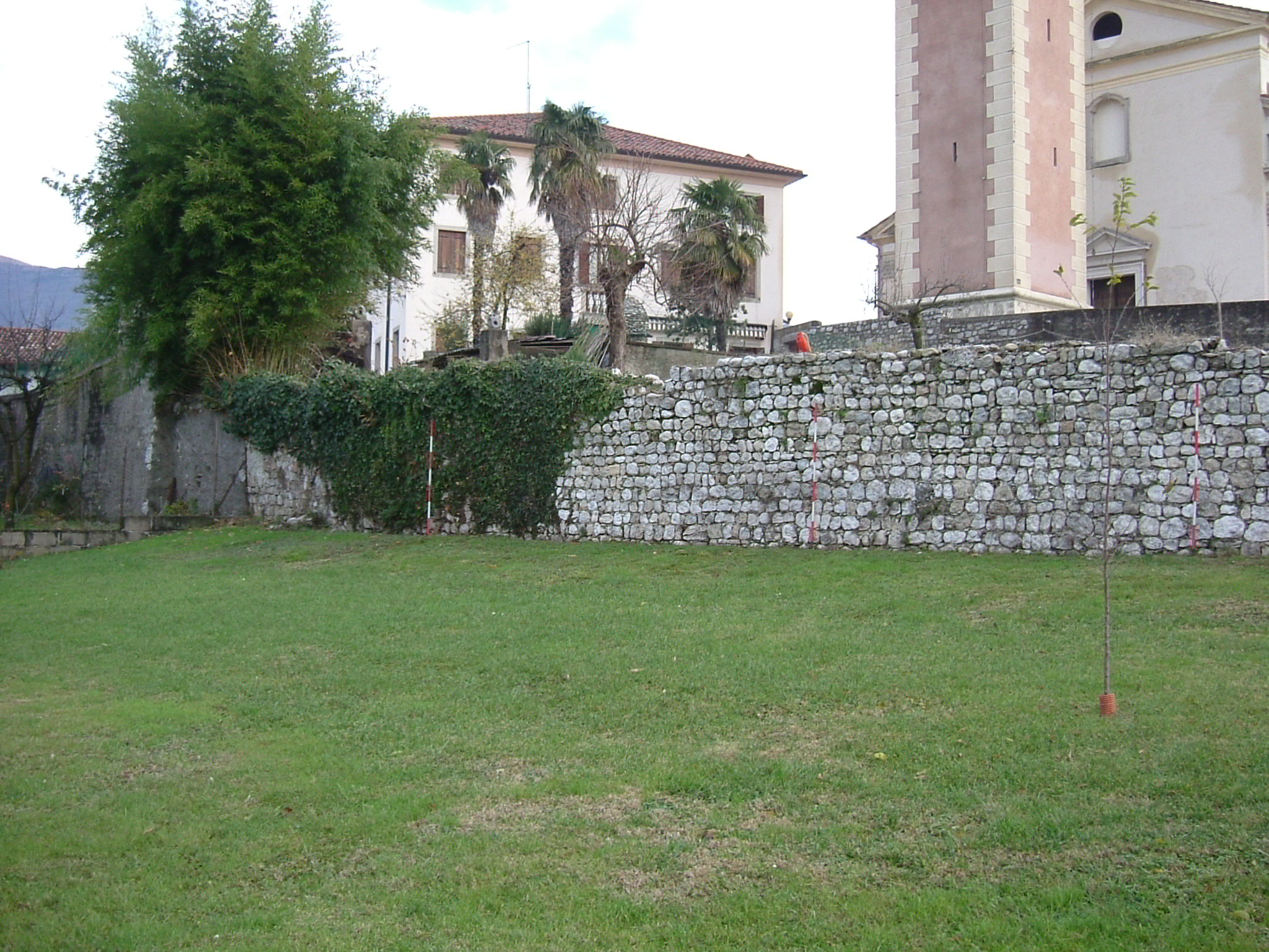 Muro di sostegno della Casa Canonica (mura) - Cappella Maggiore (TV)  (XVIII, primo quarto)