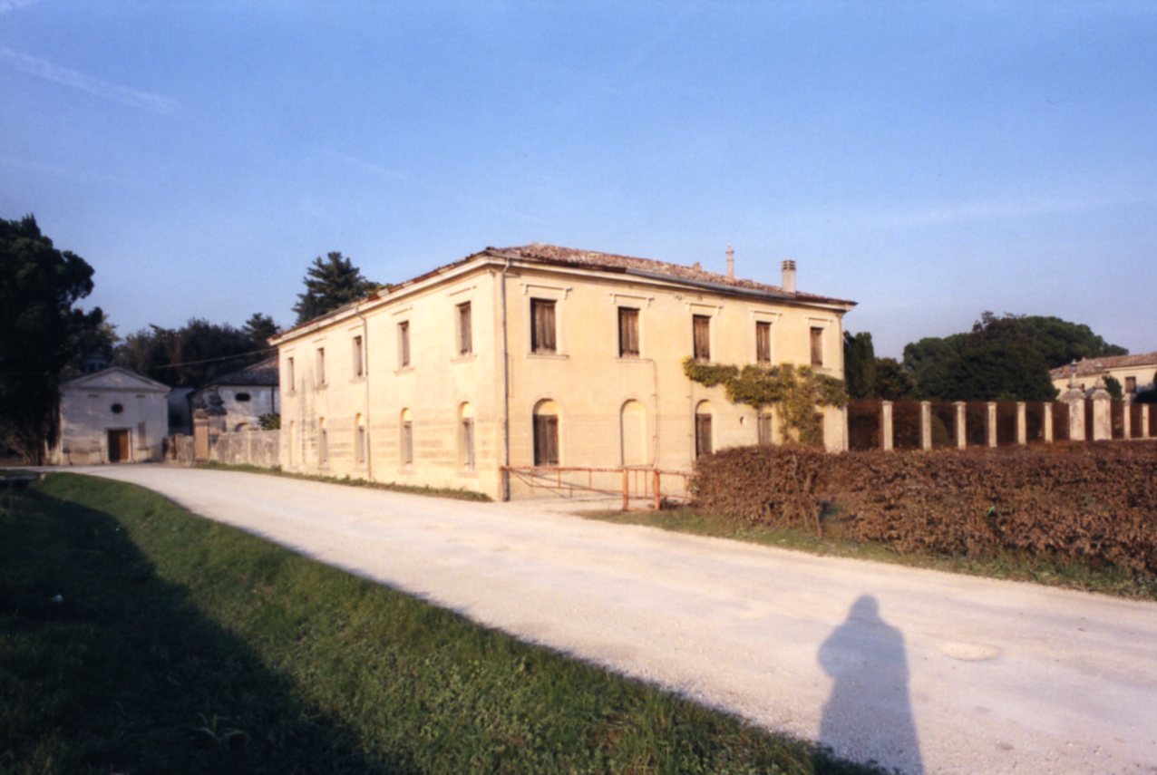 Annessi rustici - Complesso di Villa Corner Campana, già Tiepolo (casa) - Santa Lucia di Piave (TV)  (XIX)