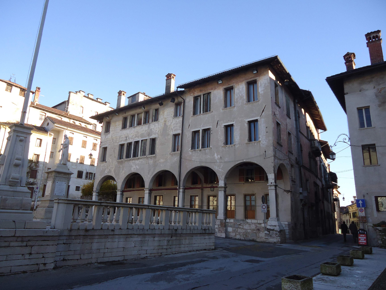Palazzo Gazzi - Dalla Porta (palazzo) - Feltre (BL)  (XVI, metà)