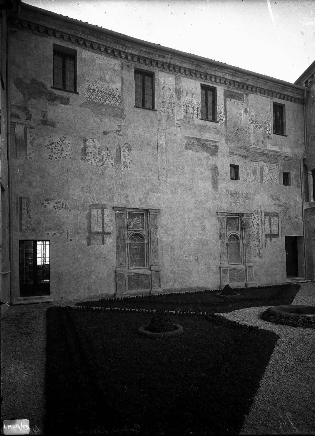 Architetture - Mantova (negativo) di Giulio Romano (e aiuti), Bertani, Giovanni Battista, Anonimo (XX)