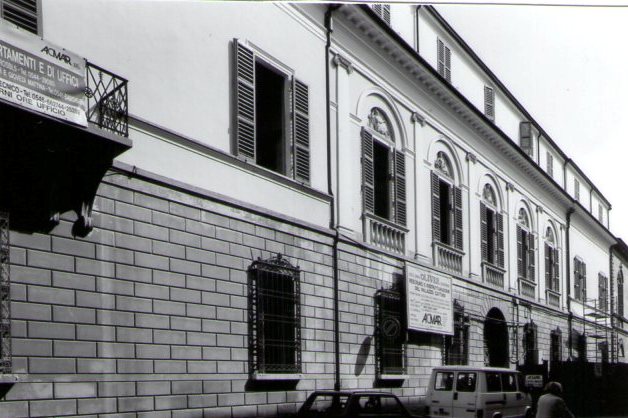 Palazzo Ginanni Fantuzzi già Cattani (palazzo, residenziale) - Faenza (RA)  (XIX, metà)