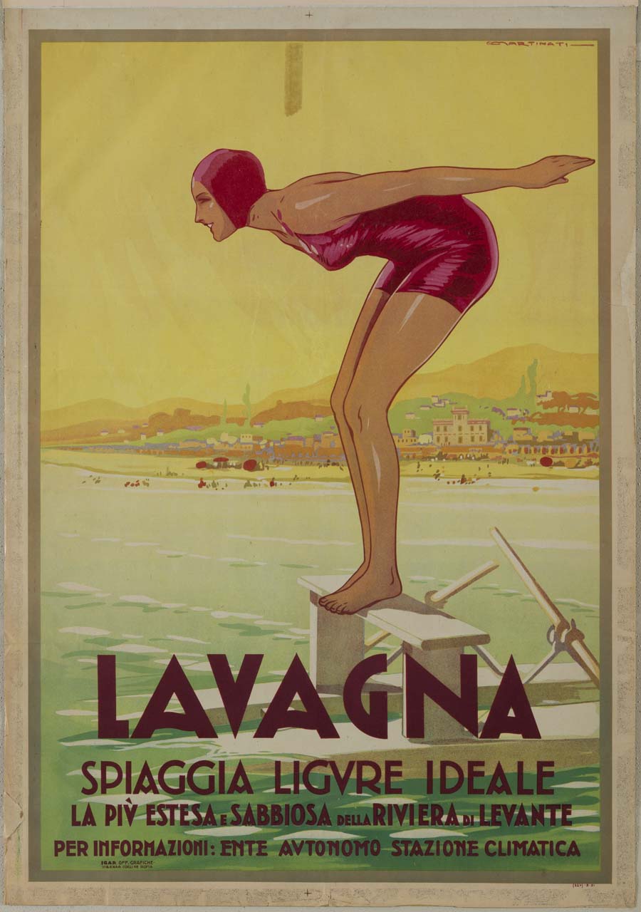 figura femminile con costume da bagno e cuffia intenta a tuffarsi in mare da un pattino, sullo sfondo la costa e la cittadina di Lavagna (manifesto) di Martinati Luigi (sec. XX)
