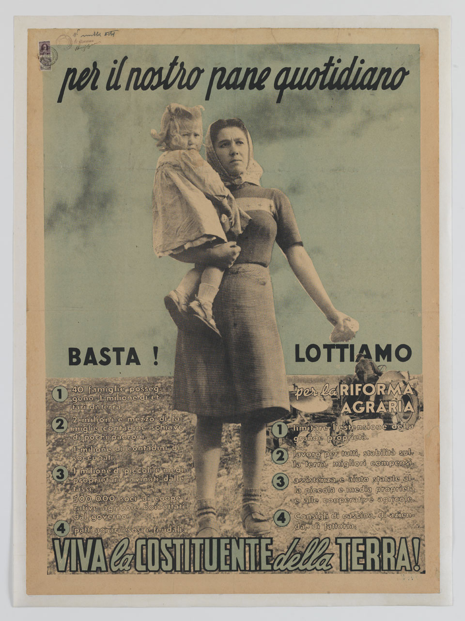 donna con bambina in braccio in un campo e aratro sullo sfondo (manifesto) - ambito italiano (sec. XX)