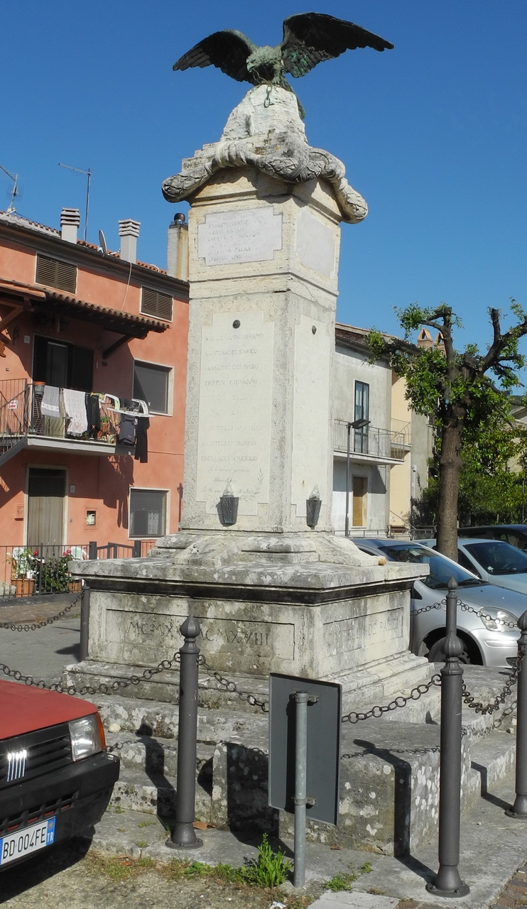 allegoria della Vittoria come aquila (monumento ai caduti - a cippo, opera isolata) - ambito Italia centrale (sec. XX)
