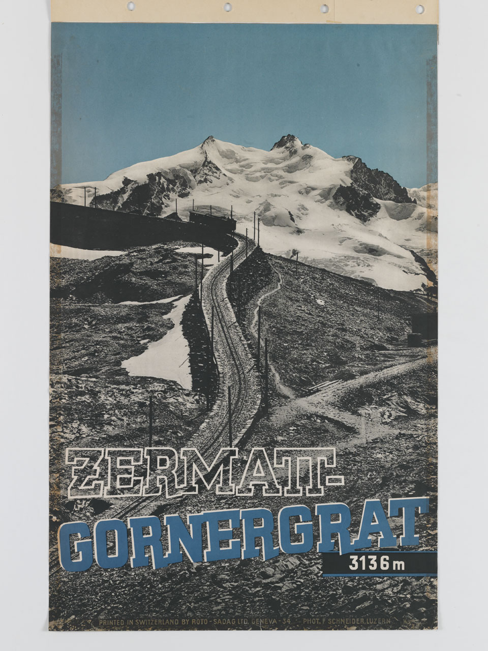 treno sale il pendio di una montagna in un paesaggio alpino (manifesto) di Schneider Franz (prima metà sec. XX)