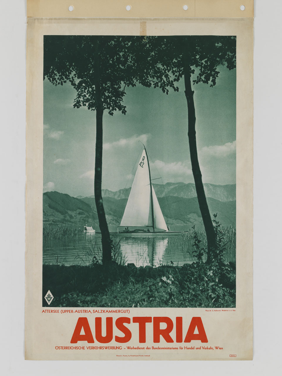 veduta fotografica dell'Attersee con barca a vela (manifesto) - ambito austriaco (terzo quarto sec. XX)