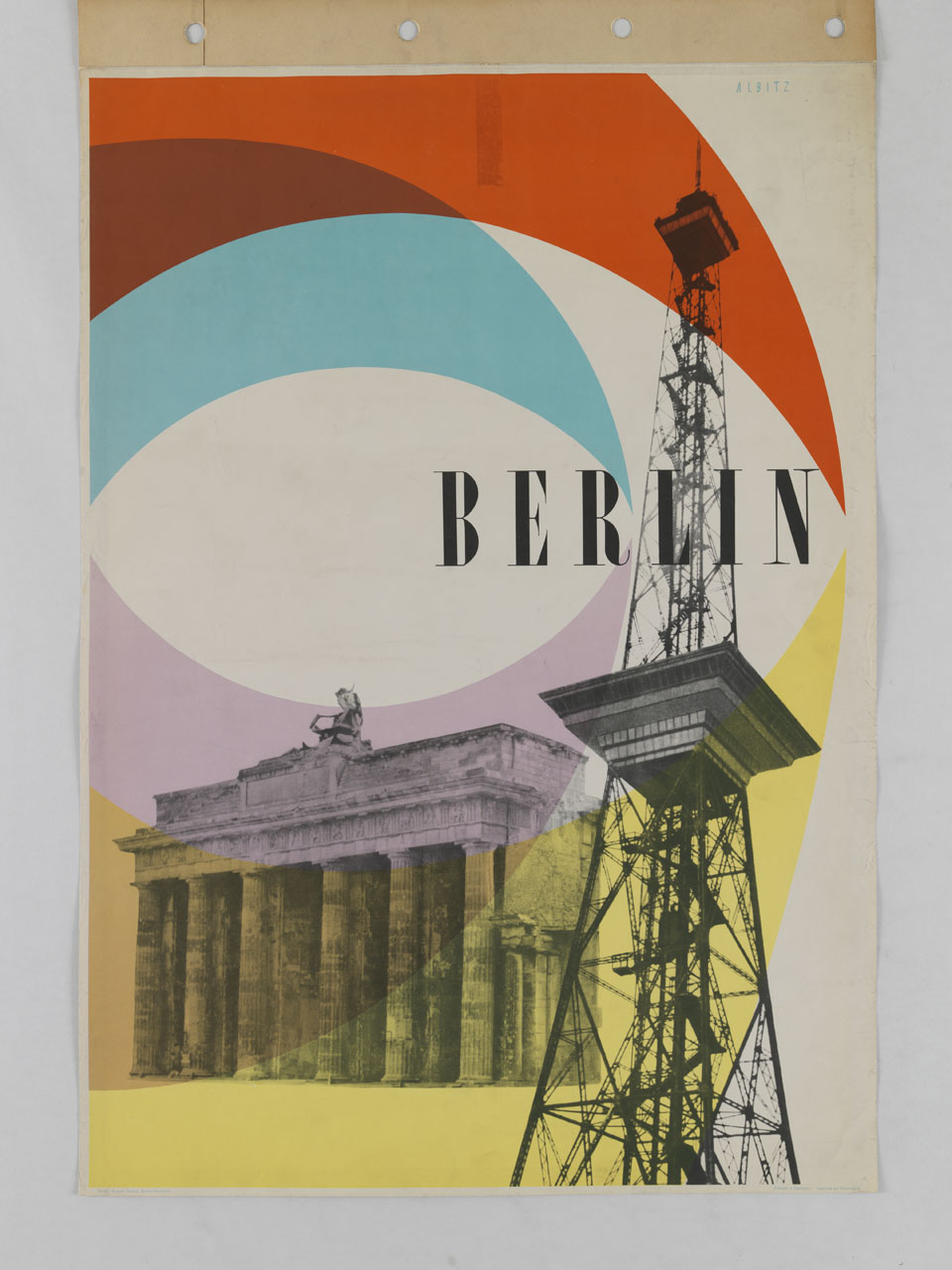 veduta fotografica della Porta di Brandeburgo e della Torre della Radio di Berlino con velature colorate sovrapposte (manifesto) di ALBITZ (atelier) (sec. XX)