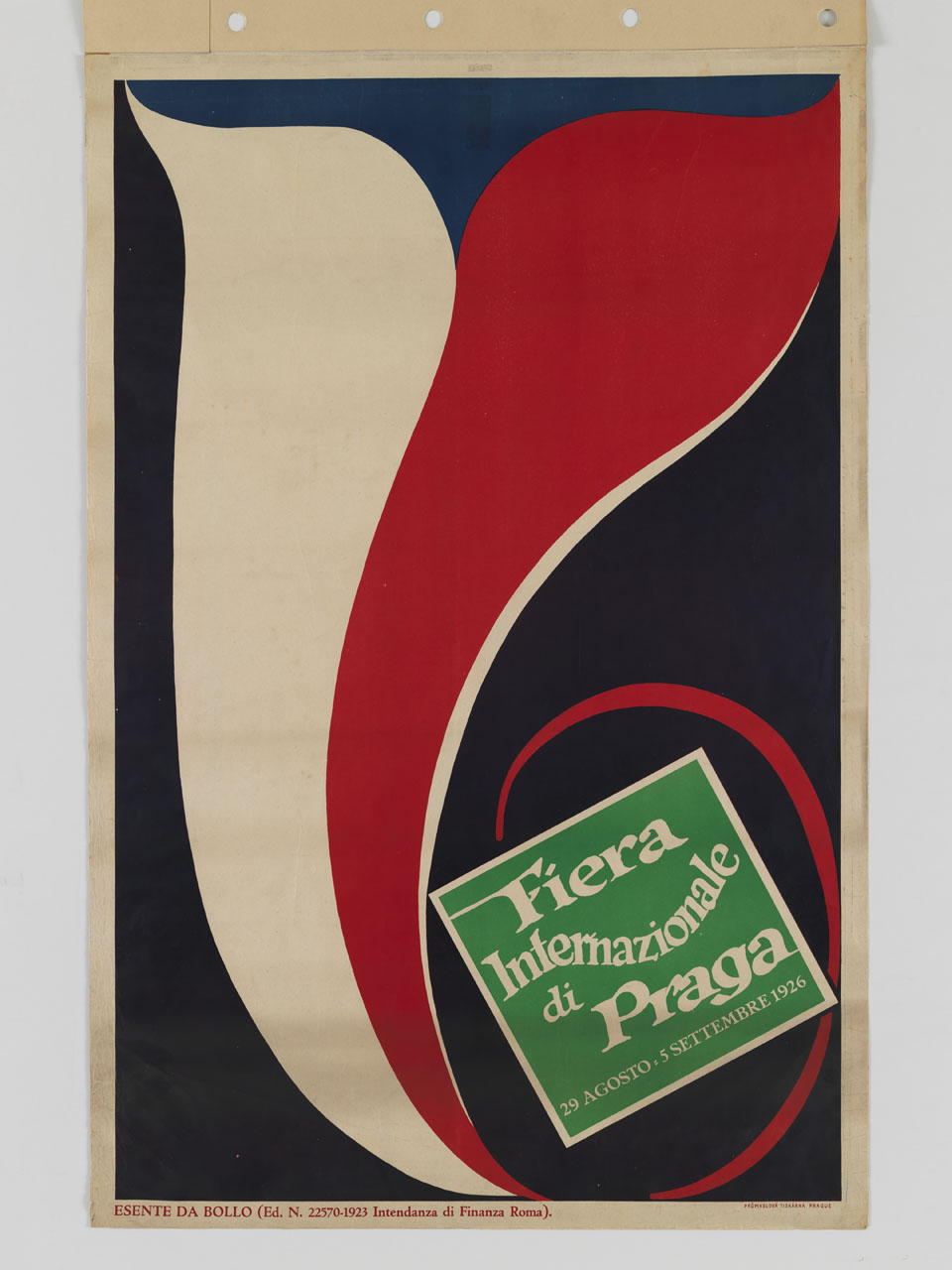 stendardo con i colori della bandiera cecoslovacca si arriccia intorno alla pubblicità di una fiera (manifesto) - ambito cecoslovacco (sec. XX)