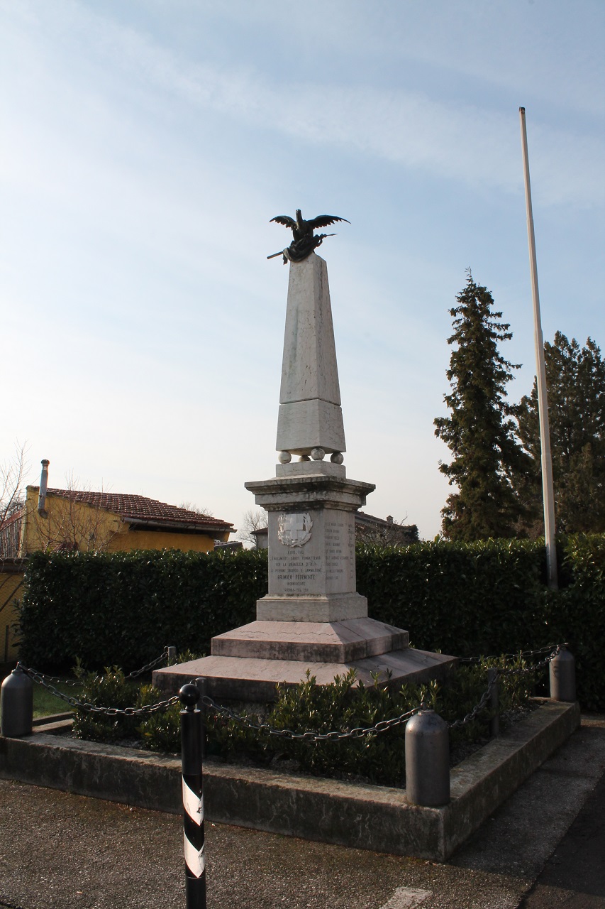 allegoria della Vittoria come aquila (monumento ai caduti - ad obelisco) - ambito italiano (sec. XX)