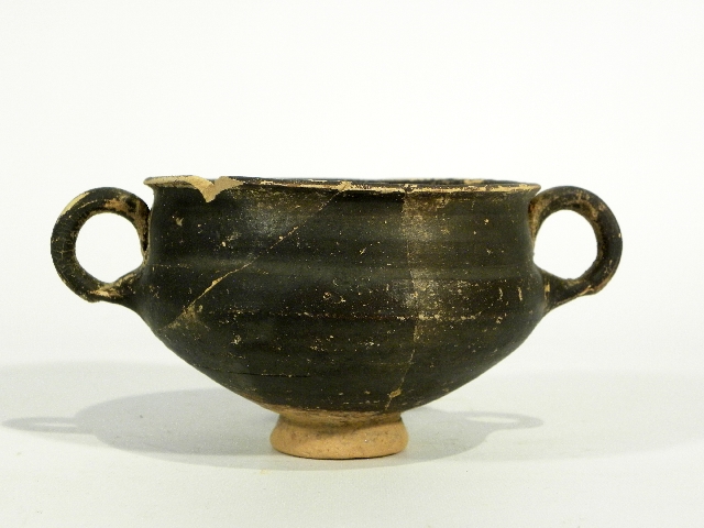 tazza (primo quarto II a.C)