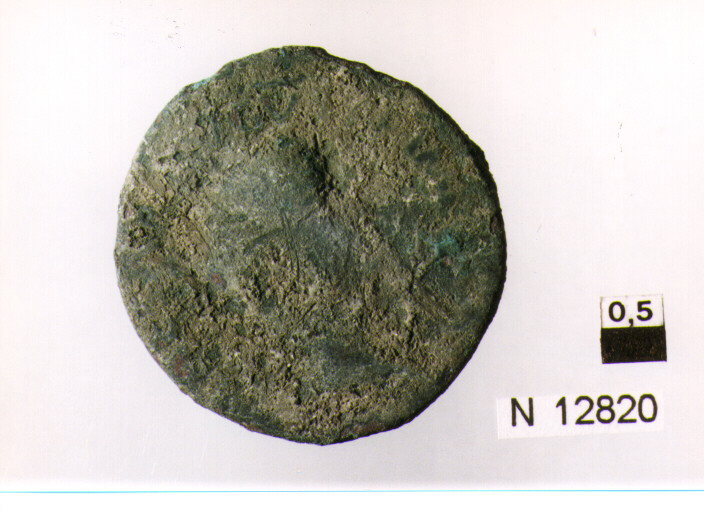 R/ testa di imperatore non identificabile a destra; V/ iscrizione nel campo (moneta, asse) (secc. I/ II d.C)
