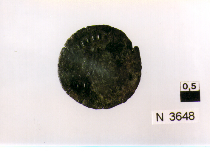 R/ busto drappeggiato e laureato di Licinio a destra; V/ Sole radiato stante a sinistra (moneta, follis) (sec. IV d.C)