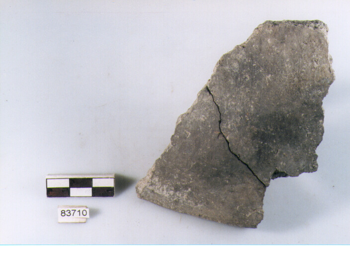 coperchio, coperhi a profilo rettilineo, tipo 1A, Archi (BF/ prima età del Ferro)