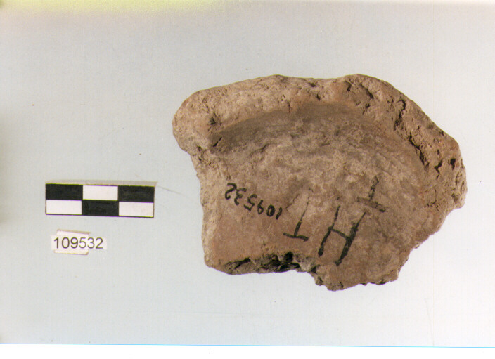 Fondo, tipo E1a, Grotta Sant'Angelo - età del bronzo(?) (sec. XX-X a.C)