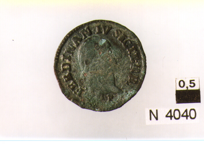 R/ testa nuda a destra con lunghi capelli sciolti; V/ grappolo di uva confoglie (moneta, quattro cavalli) (sec. XVIII d.C)