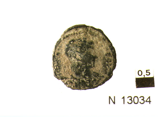 R/ busto diademato a destra; V/ due Vittorie stanti rivolte l'una verso l'altra con corone (moneta, follis) (sec. IV d.C)