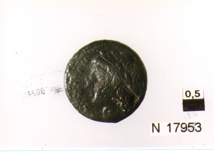 R/ testa laureata di Apollo a sinistra, davanti iscrizione; V/ toro androcefalo a destra incoronato da Vittoria, due lettere non identificabili sotto (moneta, litra) (sec. III a.C)