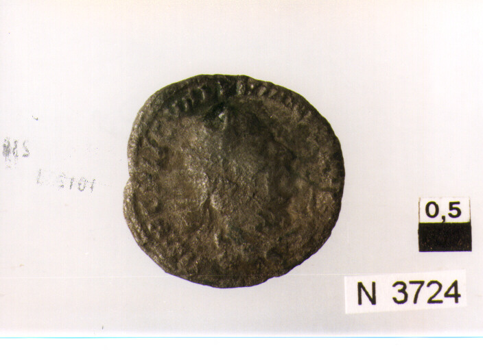R/ busto drappeggiato e radiato di Valeriano I a destra; V/ Fides stante a sinistra con due insegne (moneta, antoniniano) (sec. III d.C)