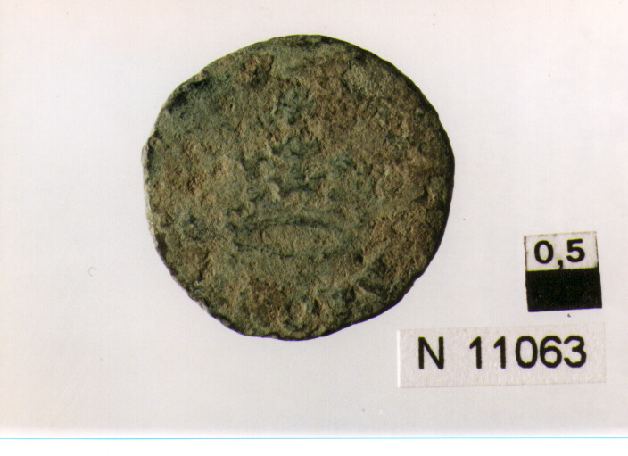 R/ illeggibile; V/ corona reale (moneta, due cavalli) (sec. XVI d.C)