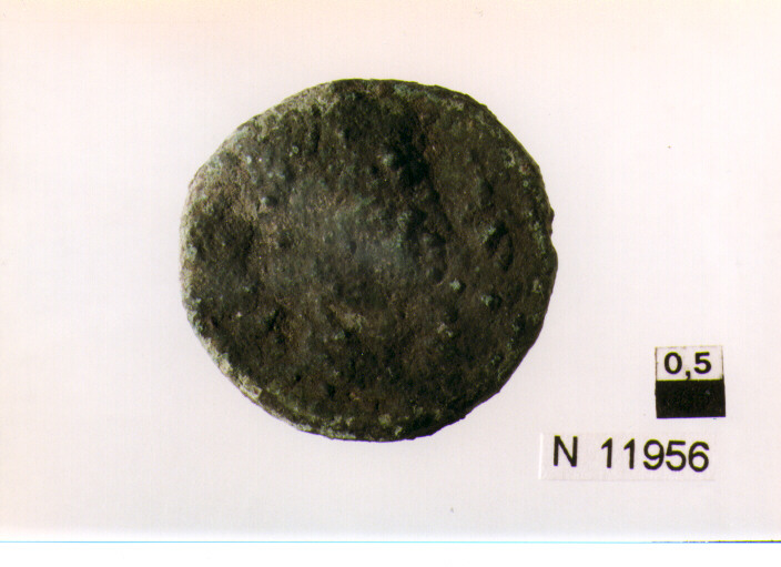 R/ testa nuda di Augusto a destra; V/ lettere nel campo (moneta, asse) (sec. I a.C)