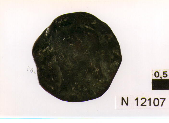 R/ testa nuda volta a destra; V/ croce di Gerusalemme accantonata da quattro crocette simili (moneta, tre cavalli) (sec. XVI d.C)