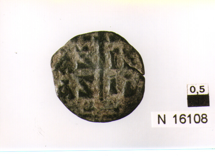R/ busto frontale di Cristo; V/ iscrizione nel campo ai lati di una croce (moneta, follis) (sec. XI d.C)