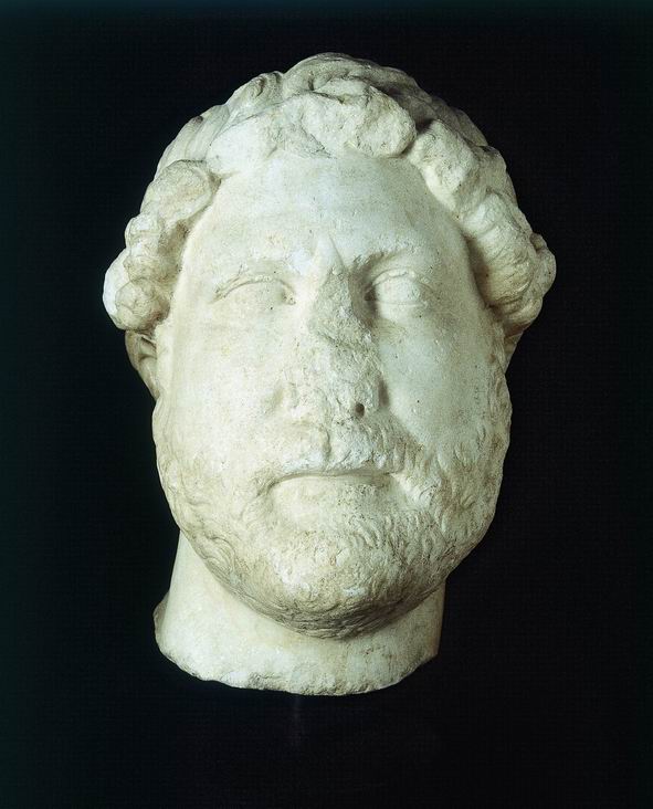 Adriano (testa ritratto maschile) - età adrianea (sec. II d.C)