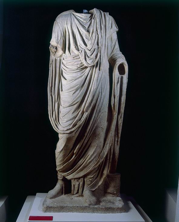 figura maschile togata (statua acefala) - età giulio-claudia (primo quarto sec. I d.C)
