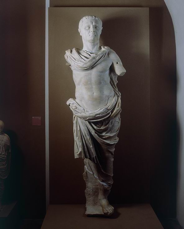Claudio (statua panneggiata) - età giulio-claudia (prima metà sec. I d.C)