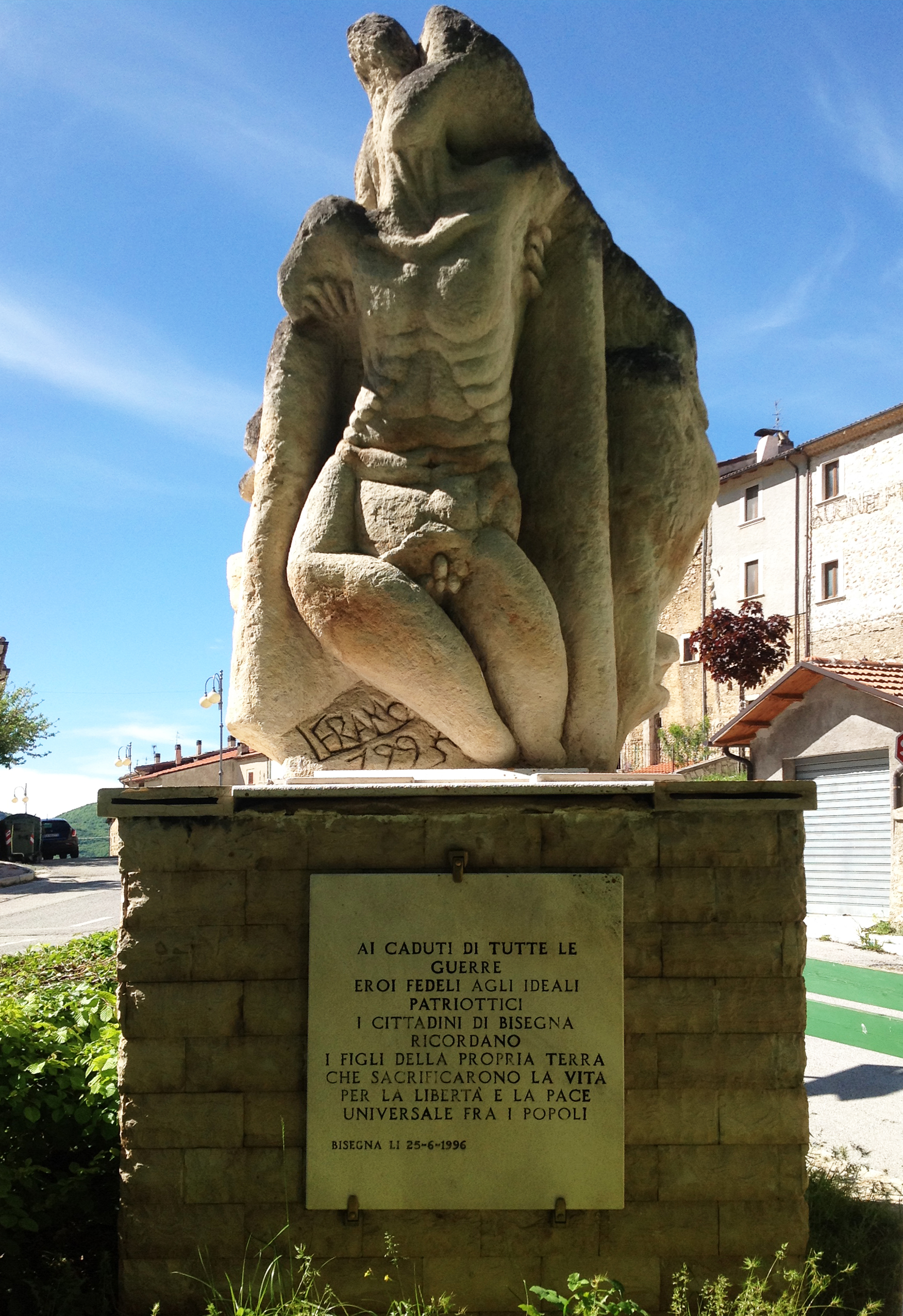 Allegoria della Morte del Soldato (monumento ai caduti - a cippo, opera isolata) di ERAMO LUIGI (fine XX)