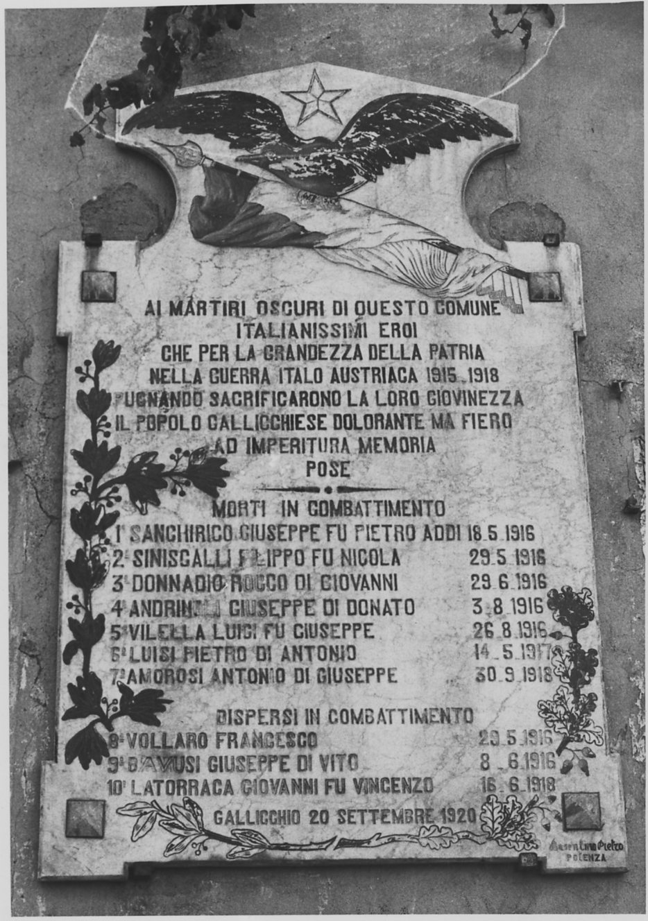 Allegoria della Vittoria come aquila (lapide commemorativa ai caduti) di Basentino Pietro (attribuito) (primo quarto XX sec)