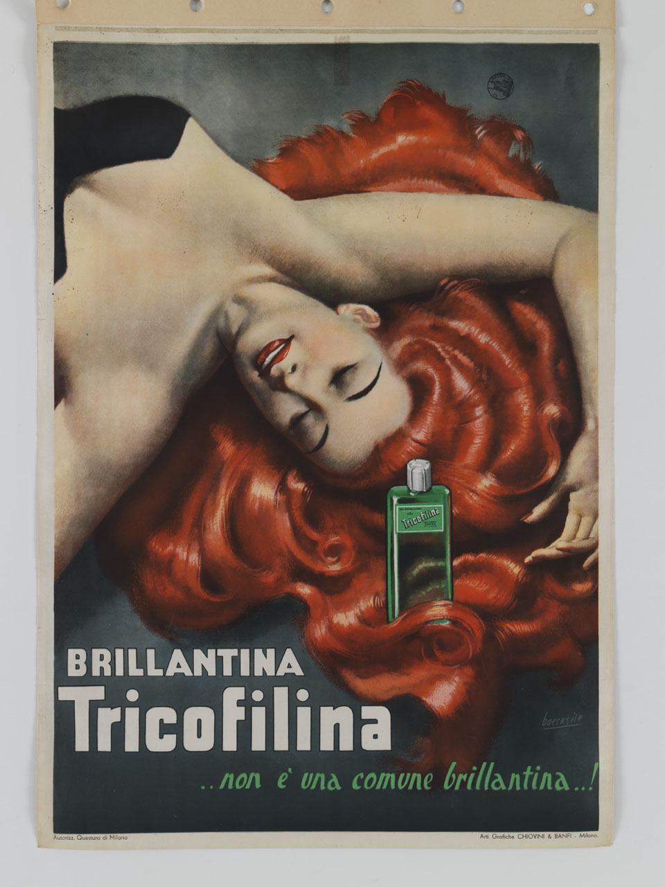 figura di donna sdraiata con capelli rossi sciolti ed una boccetta di prodotto poggiata su di essi (manifesto) di Boccasile Gino (sec. XX)