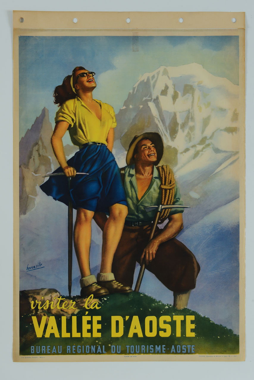 due alpinisti in piedi con corda e picconi in mano guardano verso il cielo; alle loro spalle montagne innevate (manifesto) di Boccasile Gino (sec. XX)