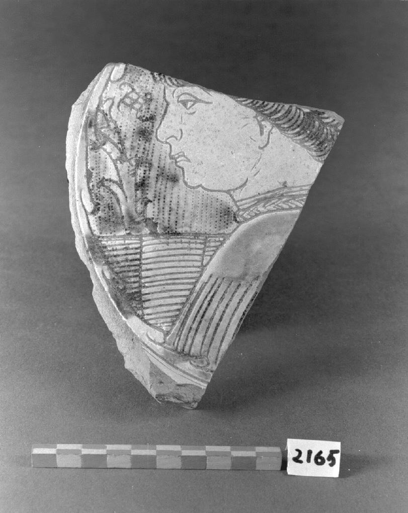 figura maschile (catino, frammento) - produzione veneziana (secc. XV/ XVI)