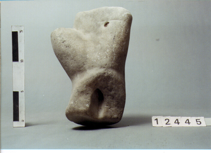 statua colossale/ mano (SECC. III A.C. / IV D.C)