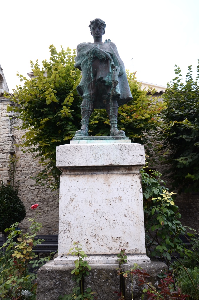 figura di soldato (monumento ai caduti - a basamento) di Costanzo Guido (attribuito) (sec. XX)