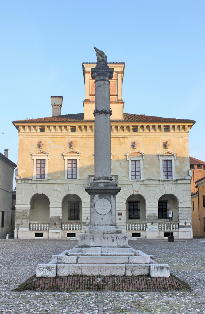 fiamma, ghirlanda d'alloro (monumento ai caduti - a colonna, opera isolata) - ambito italiano (sec. XX)