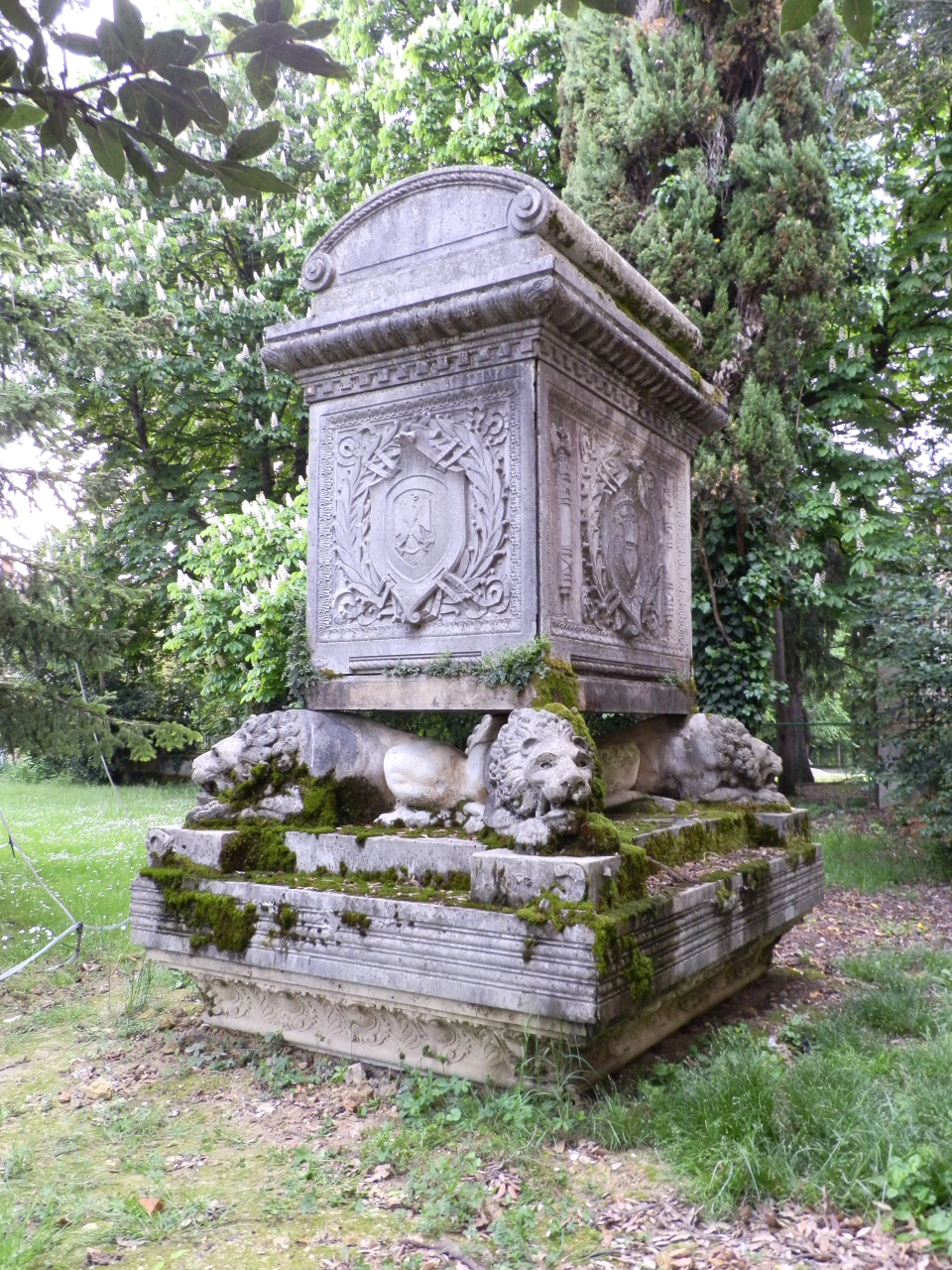Leoni (monumento ai caduti - ad ara, opera isolata) - ambito friulano (prima metà XX)