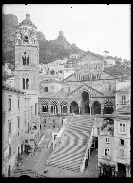 Amalfi - Piazza Duomo (negativo) di Samaritani, Ernesto (XX)