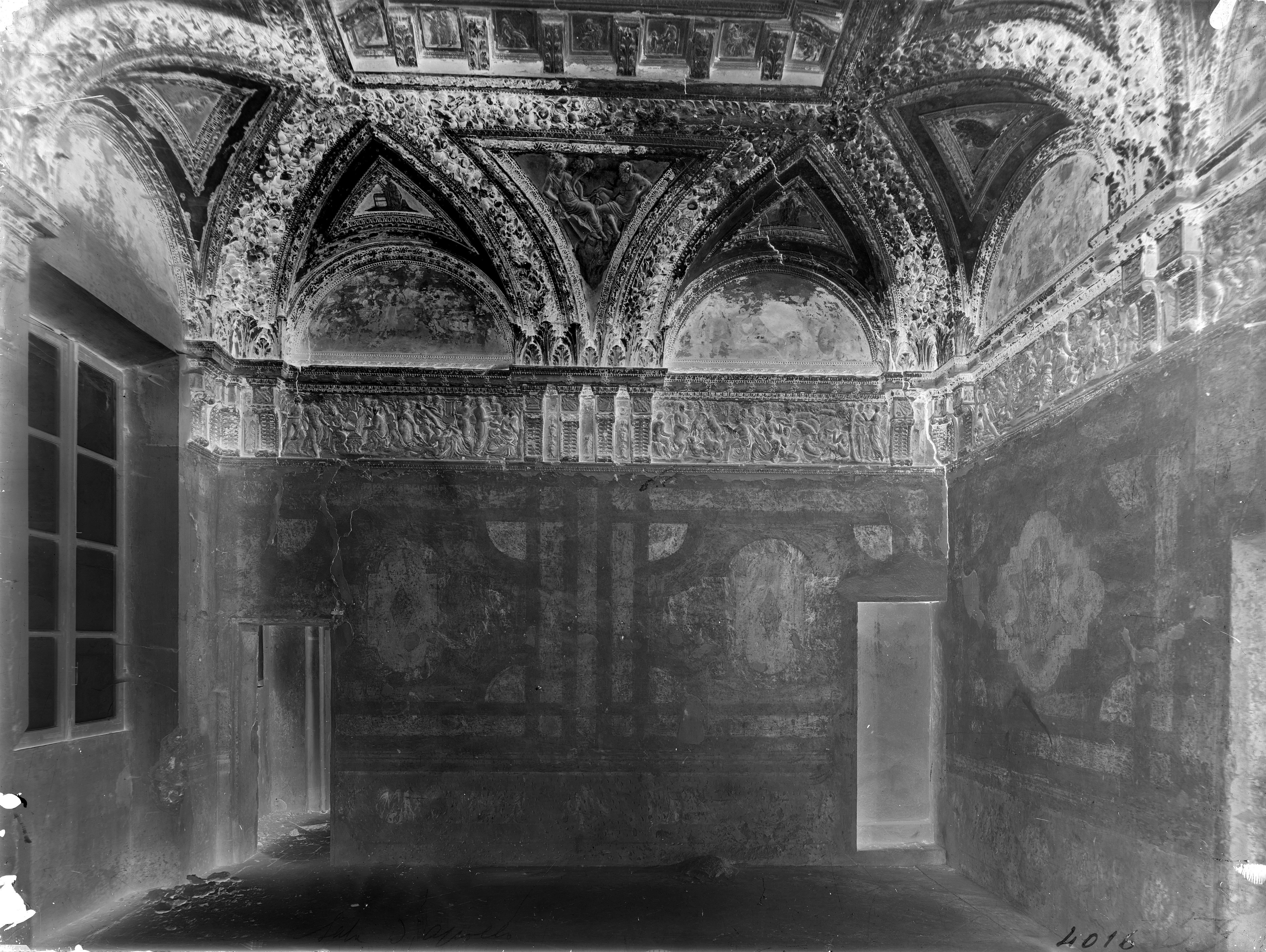 Mantova - Architettura - Palazzo Ducale (negativo) di Costa, Lorenzo il Giovane (attr), Anonimo (XX)