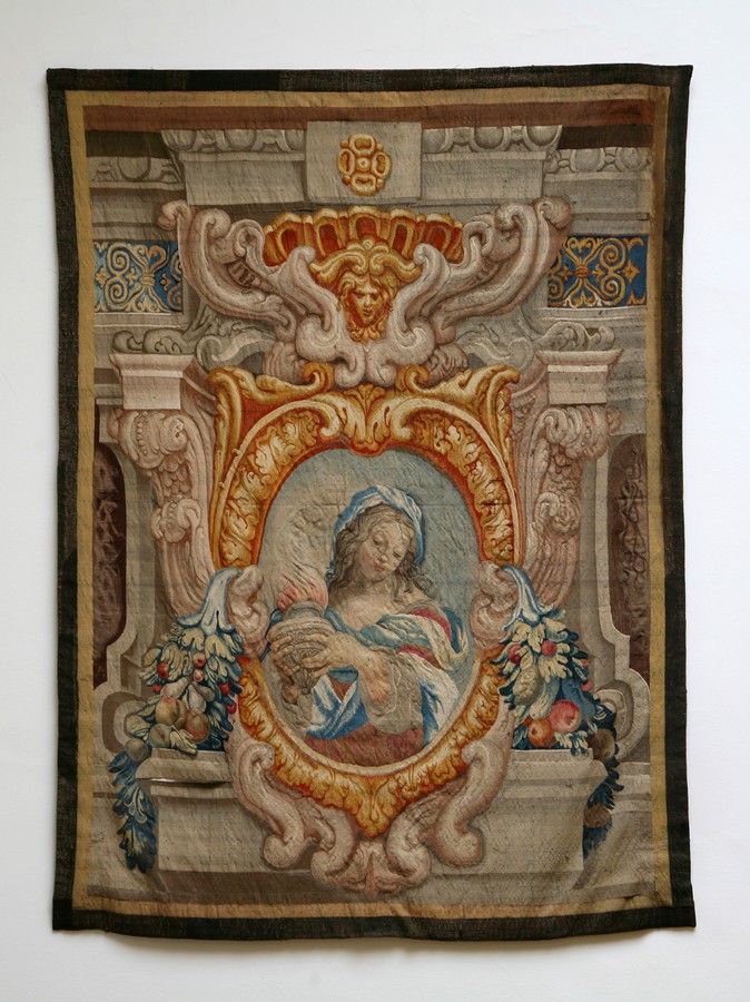 Figura femminile con fiaccola, Virtù (arazzo, serie) - manifattura fiorentina (sec. XVII)