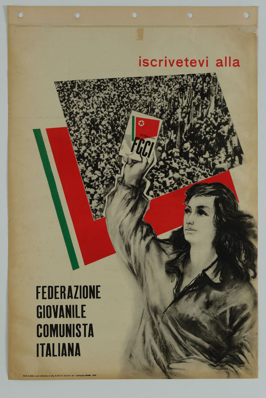 donna con tessera Federazione Giovanile Comunista Italiana e folla sullo sfondo (manifesto) - ambito italiano (sec. XX)