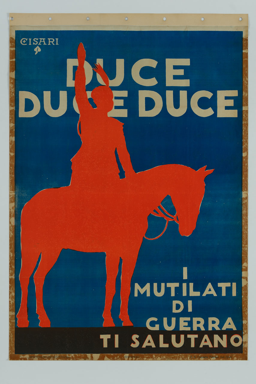 Benito Mussolini a cavallo saluta con braccio teso (manifesto) di Cisari Giulio (sec. XX)